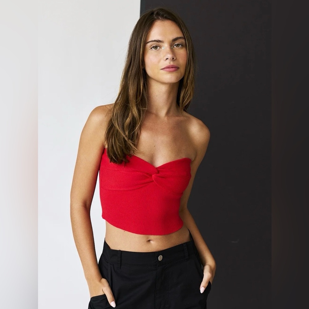 NWT Hausen Twist Front Strapless Knit Red Top